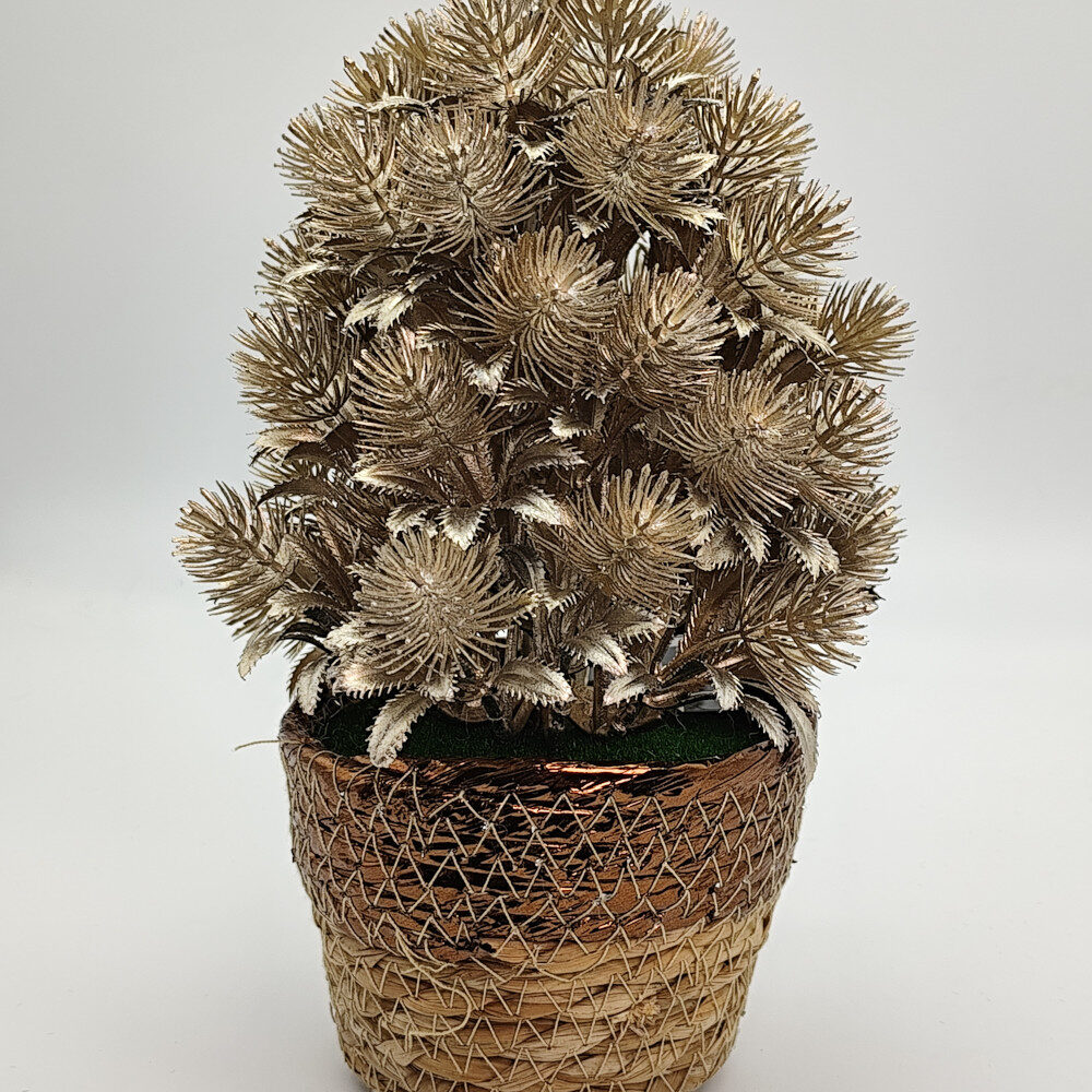 Kunstpflanze - goldene Tanne im Flechtkorb / NEU!