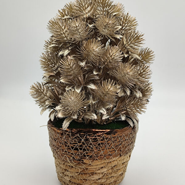 Kunstpflanze - goldene Tanne im Flechtkorb / NEU!